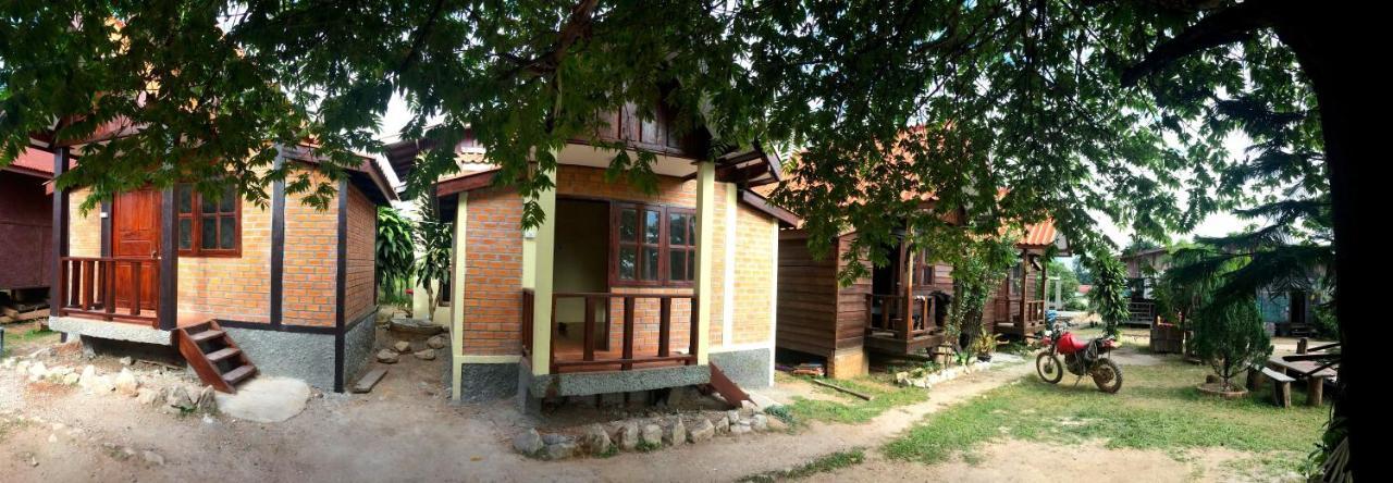 Sabaidee Guesthouse & Restaurant Nam Theun Exterior photo