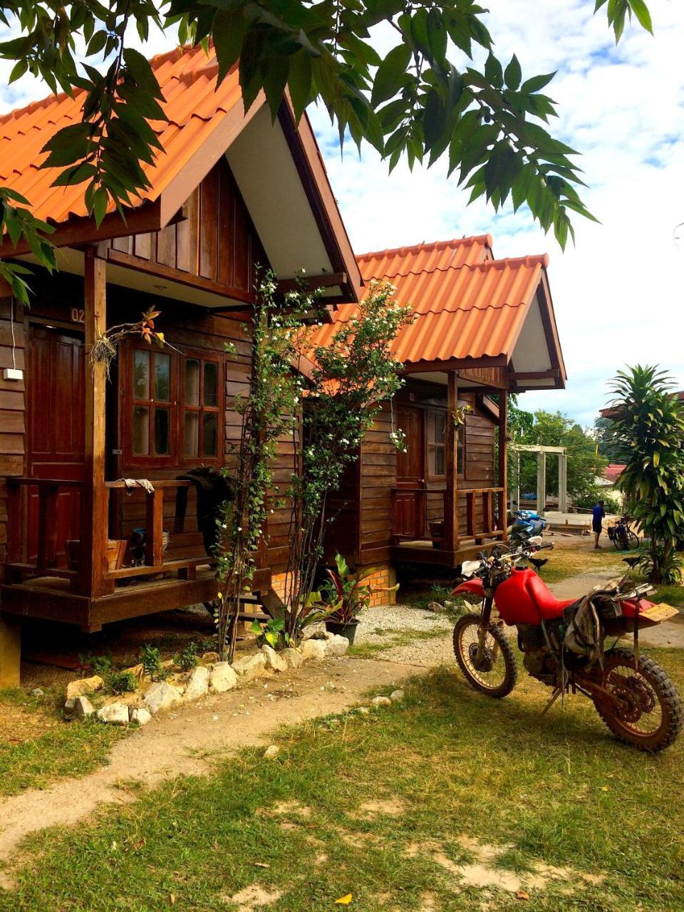 Sabaidee Guesthouse & Restaurant Nam Theun Exterior photo